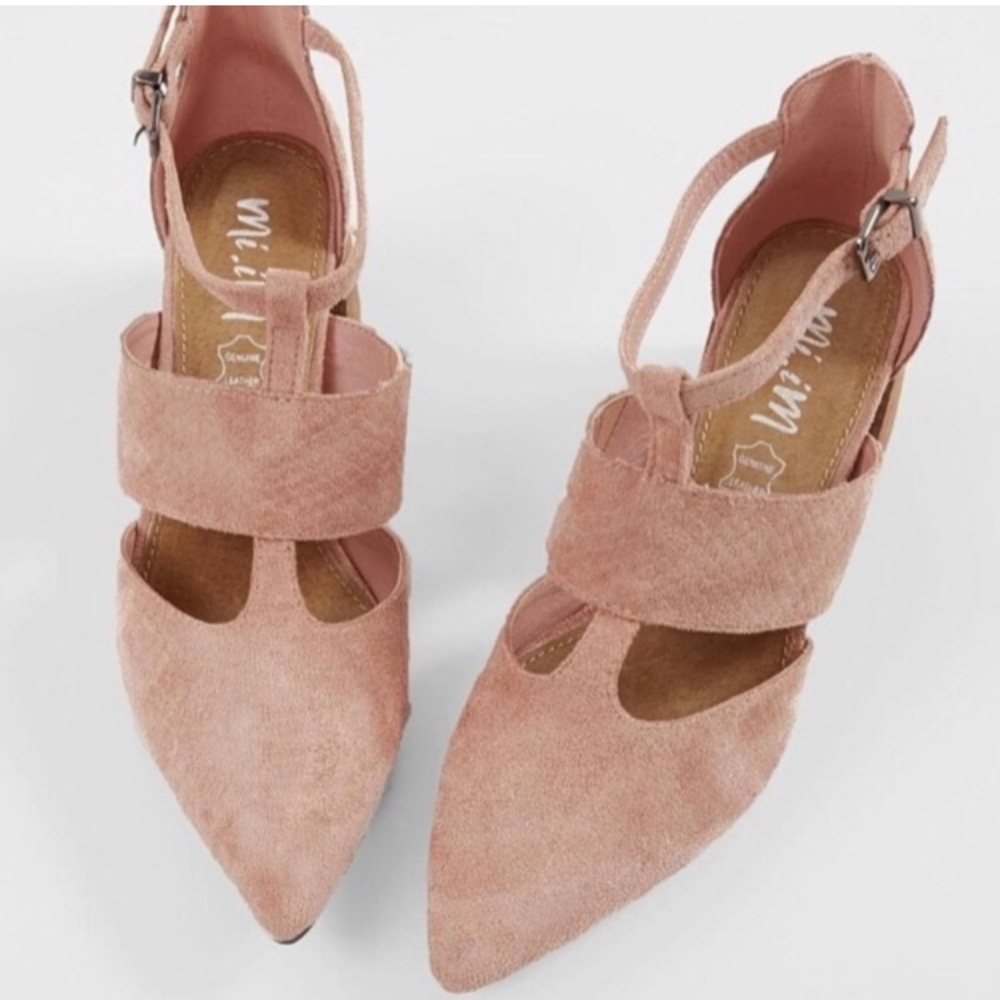 🆕 “Paige” Mi.iM Wooden Block Faux Suede Sandals! NWT! 💥
